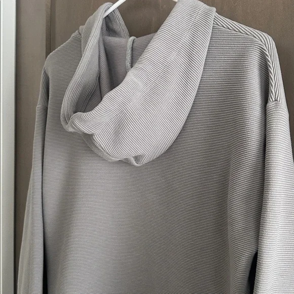 Peloton Gray Ribbed Pullover Hoodie Side Zip Split Hem Size M - Picture 5 of 13